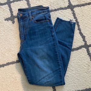 GAP HIGH RISE SIZE 10 SKINNY JEANS WITH HOLES !!